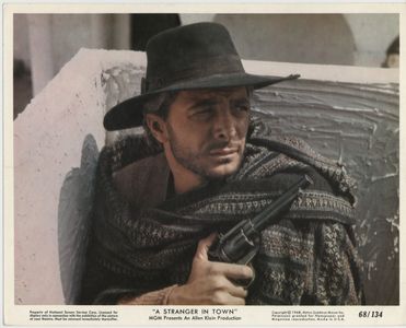 Tony Anthony in A Stranger in Town (1967)