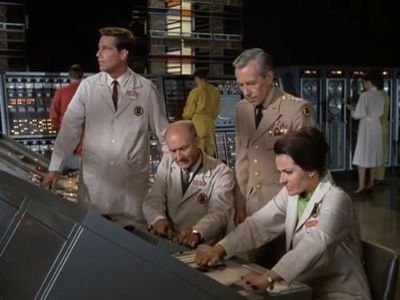 Whit Bissell, Sam Groom, Lee Meriwether, and John Zaremba in The Time Tunnel (1966)