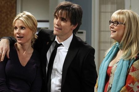 Matt Dillon, Shelley Long, and Julie Bowen in Modern Family (2009)