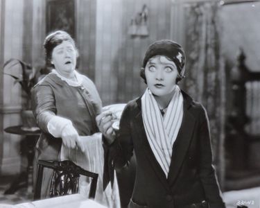 Dorothy Cumming and Sally O'Neil in The Lovelorn (1927)