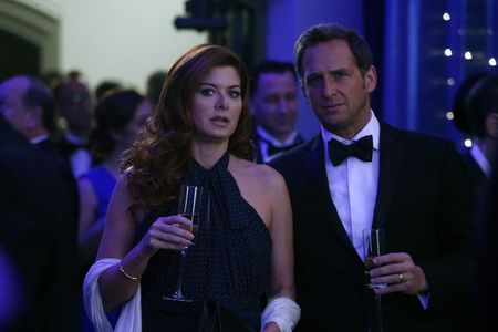 Debra Messing and Josh Lucas in The Mysteries of Laura (2014)