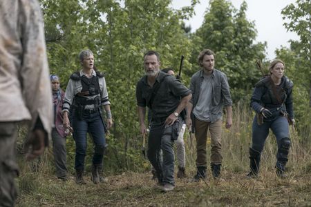 Andrew Lincoln, Melissa McBride, Kerry Cahill, Callan McAuliffe, and Nadine Marissa in The Walking Dead (2010)