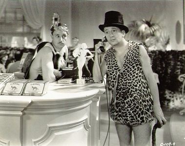 Charles Dorety and Lou Holtz in When Do We Eat? (1934)