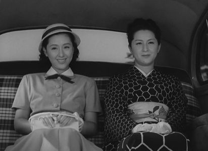 Michiyo Kogure and Keiko Tsushima in The Flavor of Green Tea Over Rice (1952)
