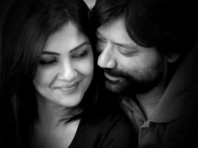 S.J. Suryah and Kamalinee Mukherjee in Iraivi (2016)