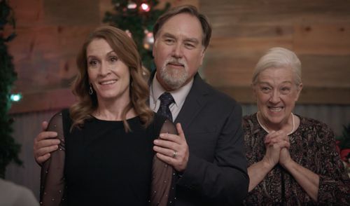 Barta Heiner, Richard Karn, and Charla Bocchicchio in Check Inn to Christmas (2019)
