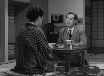 Michiyo Kogure and Shin Saburi in The Flavor of Green Tea Over Rice (1952)