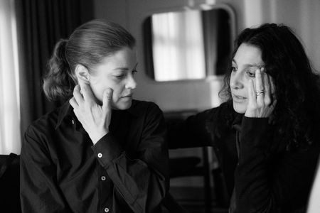 Marie Bäumer and Emily Atef in 3 Days in Quiberon (2018)