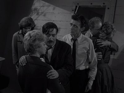 Jack Albertson, Joseph Bernard, Mary Gregory, Jo Helton, Sandy Kenyon, and Moria Turner in The Twilight Zone (1959)