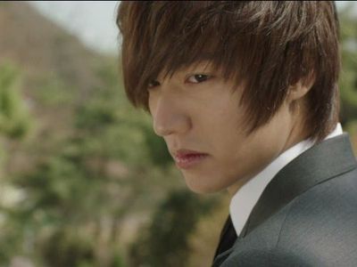 Lee Min-Ho in City Hunter: Episode #1.3 (2011)