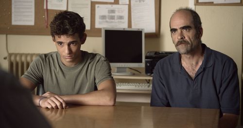 Luis Tosar and Miguel Herrán in Nothing in Return (2015)