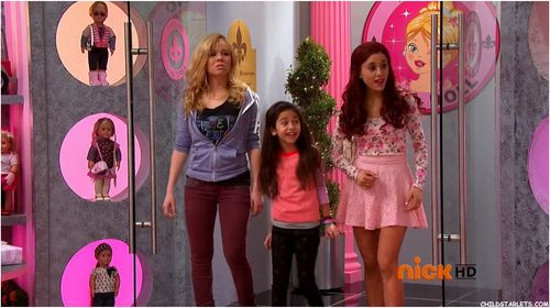 Jennette McCurdy, Ariana Grande, and Isabella Day in Sam & Cat (2013)