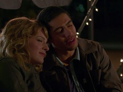 Rick Gonzalez and Jenny Wade in Reaper (2007)