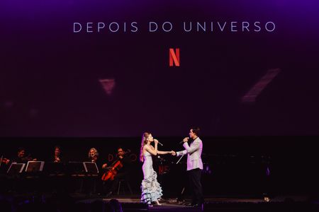 Still of Henrique Zaga and Giulia Be at press event of Beyond The Universe (2022)