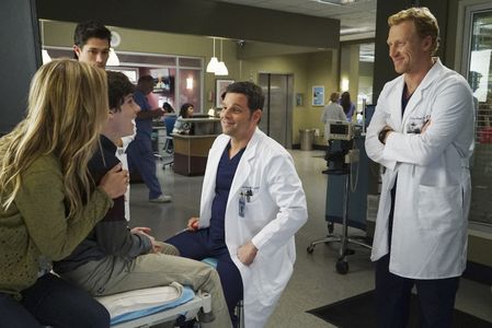 Justin Chambers, Joe Dinicol, Kevin McKidd, and William Leon in Grey's Anatomy (2005)