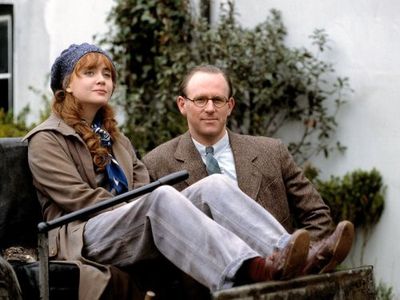 Lysette Anthony and Peter Davison in Mystery!: Campion (1989)