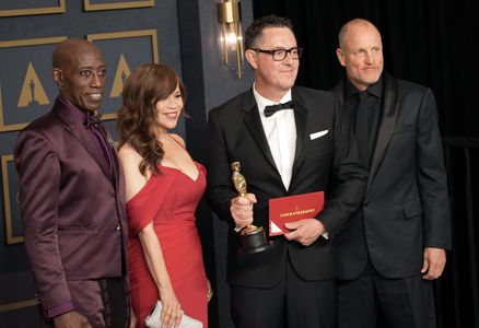 Woody Harrelson, Wesley Snipes, Rosie Perez, and Greig Fraser at an event for The Oscars (2022)