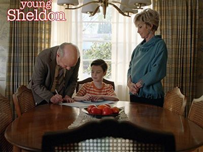 Annie Potts, Wallace Shawn, and Iain Armitage in Young Sheldon (2017)