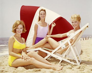 Shelley Fabares, Lyn Edgington, and Chris Noel in Girl Happy (1965)