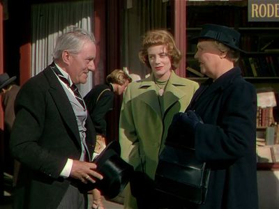 Sarah Churchill, Viola Roache, and Albert Sharpe in Royal Wedding (1951)