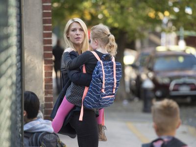 Claire Danes and McKenna Keane in Homeland (2011)