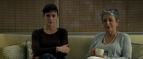 Jennifer Connelly and Catherine Wolf in Little Children (2006)
