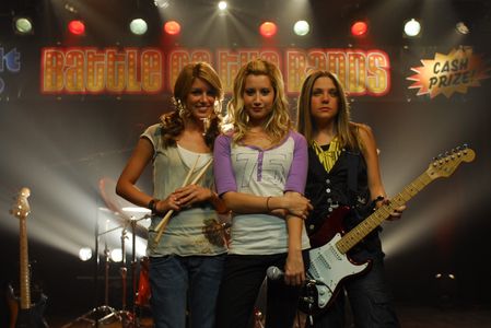 Lauren Collins, Ashley Tisdale, and Shenae Grimes-Beech in Picture This (2008)