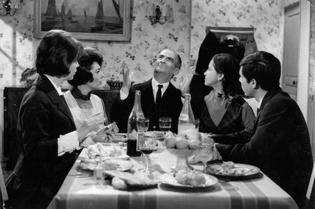 Louis de Funès, Yvonne Clech, Catherine Demongeot, Anne Doat, and Michel Tureau in Let's Rob the Bank (1964)
