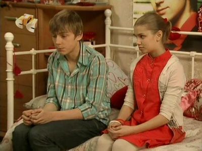 Aleksandr Gorchilin and Darya Melnikova in Papiny dochki (2007)