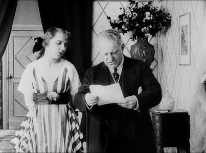 Ossi Oswalda and Ferry Sikla in I Don't Want to Be a Man (1918)