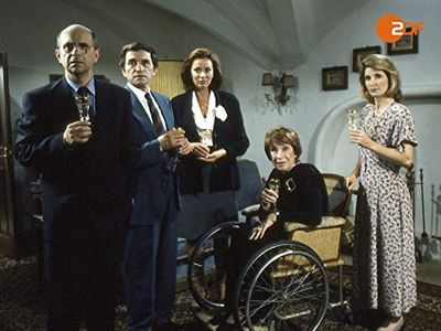 Maria Becker, Siegfried Kernen, Evelyn Opela, Walter Renneisen, and Susanne Uhlen in The Old Fox (1977)