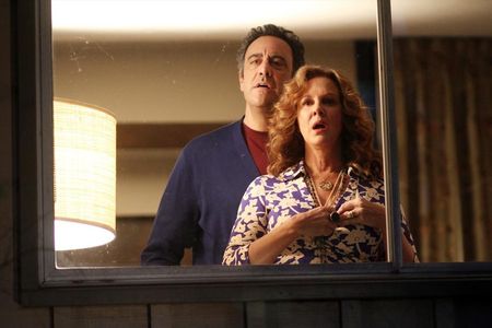 Elizabeth Perkins and Brad Garrett in How to Live with Your Parents (for the Rest of Your Life) (2013)