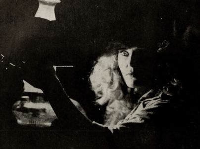 Juanita Hansen in The Secret of the Submarine (1916)