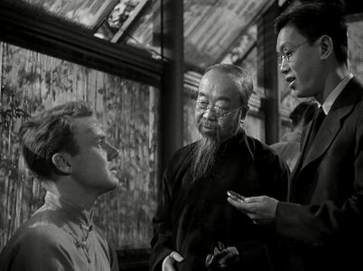 Van Johnson, Benson Fong, and Hsin Kung in Thirty Seconds Over Tokyo (1944)