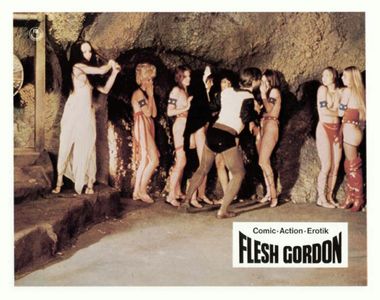 Joseph Hudgins and Shannon West in Flesh Gordon (1974)