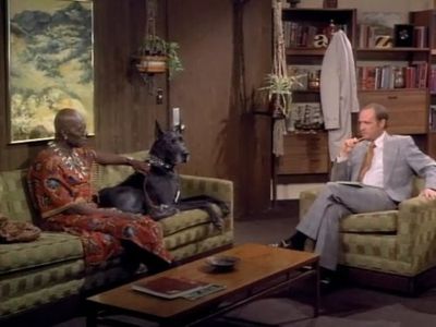 Julius Harris and Bob Newhart in The Bob Newhart Show (1972)
