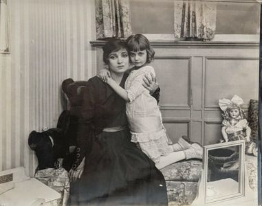 Alice Joyce and Kittens Reichert in Her Secret (1917)