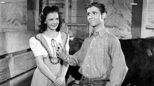 Gloria Jean and Ray Malone in Moonlight in Vermont (1943)