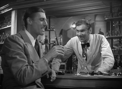 Leonid Kinskey and Geoffrey Steele in Casablanca (1942)