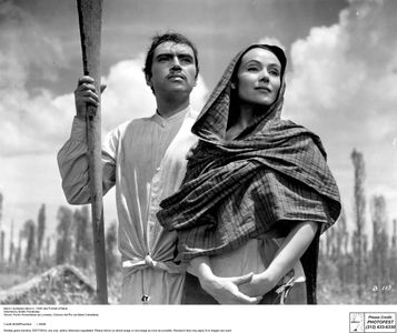 Pedro Armendáriz and Dolores del Rio in Maria Candelaria (1944)