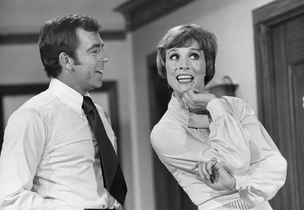 Julie Andrews and Ken Berry in The Julie Andrews Hour (1972)