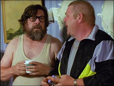 Geoffrey Hughes and Ricky Tomlinson in The Royle Family (1998)