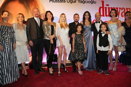Ege Aydan, Açelya Akkoyun, Riza Kocaoglu, Ipek Erdem, Gözde Kocaoglu, Bestemsu Özdemir, and Yasmin Erbil at an event for