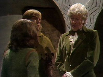 Jeremy Bulloch, Jon Pertwee, and Elisabeth Sladen in Doctor Who (1963)