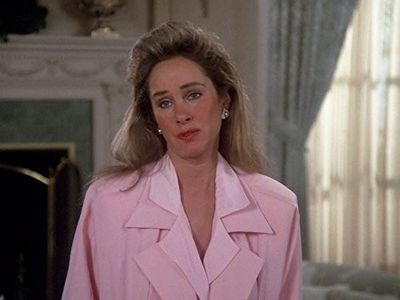 Pamela Bellwood in Dynasty (1981)