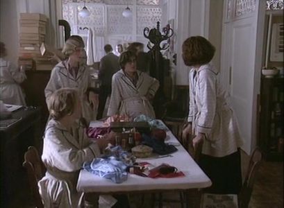 Victoria Alcock, Judy Flynn, Cathy Murphy, and Diana Rayworth in The House of Eliott (1991)