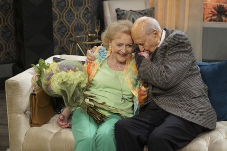 Carl Reiner and Betty White in Hot in Cleveland (2010)