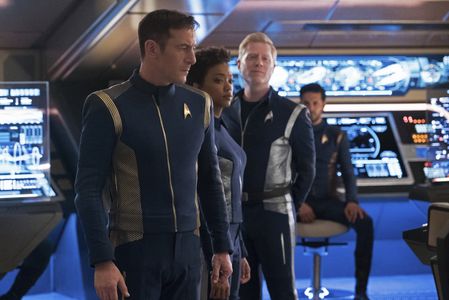 Jason Isaacs, Anthony Rapp, Sonequa Martin-Green, and Shazad Latif in Star Trek: Discovery (2017)
