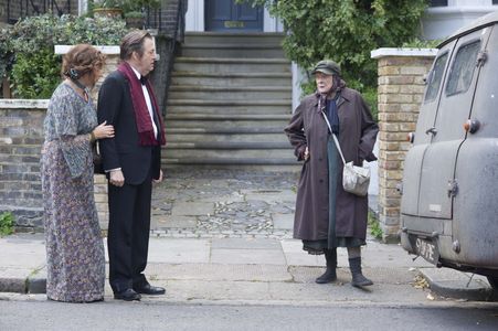 Maggie Smith, Roger Allam, and Deborah Findlay in The Lady in the Van (2015)