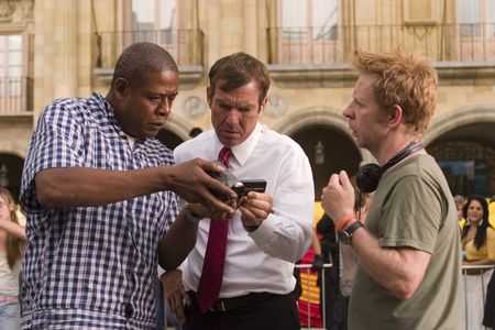 Dennis Quaid, Forest Whitaker, and Pete Travis in Vantage Point (2008)